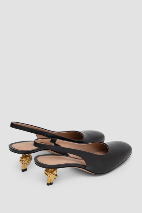 Товар черного цвета с внутренней стороны