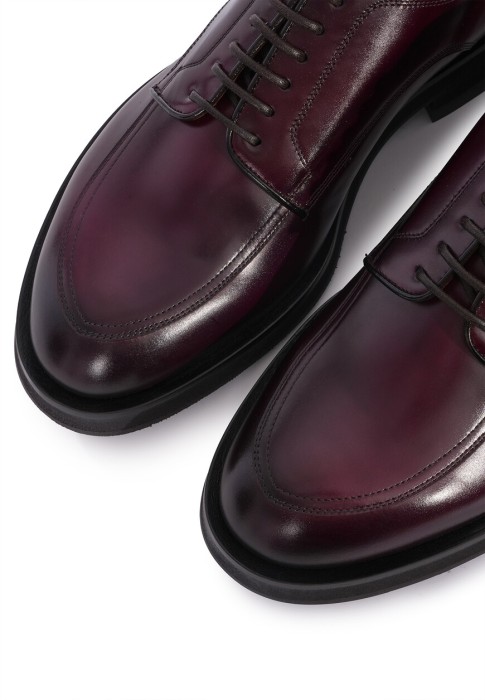 Товар коричневого цвета с внутренней стороны