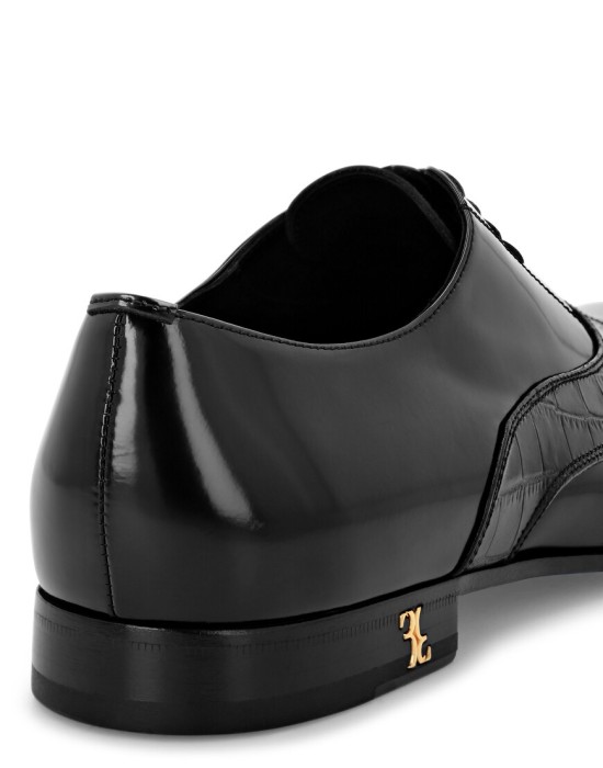 Товар черного цвета с внутренней стороны