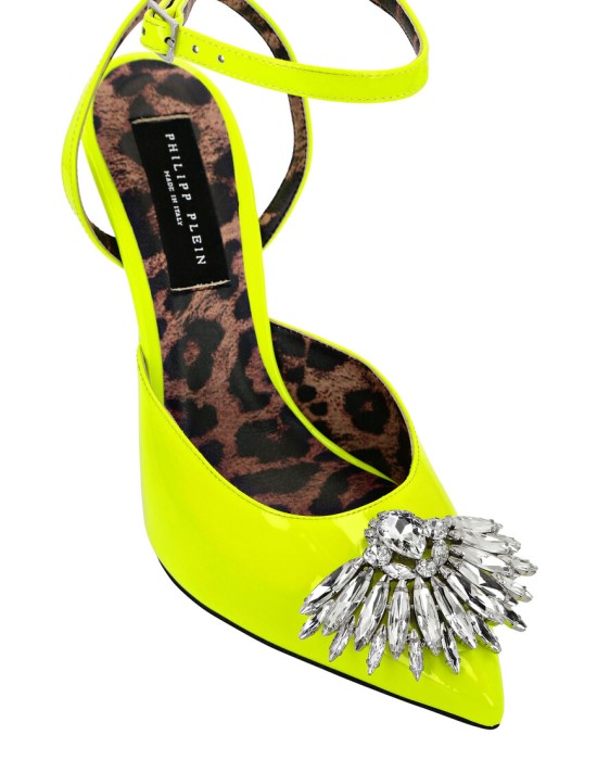 Товар желтого цвета с внутренней стороны