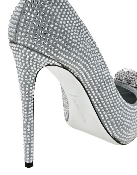 Товар белого цвета с внутренней стороны