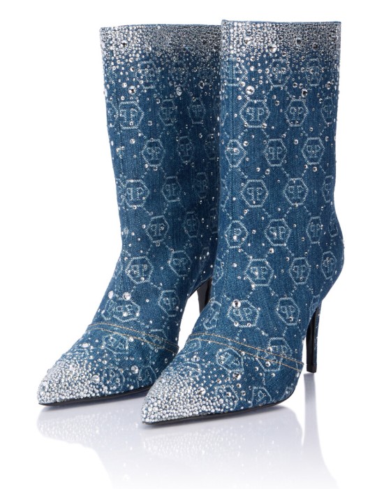 Товар голубого цвета с внутренней стороны