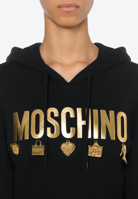 Товар черного цвета с внутренней стороны