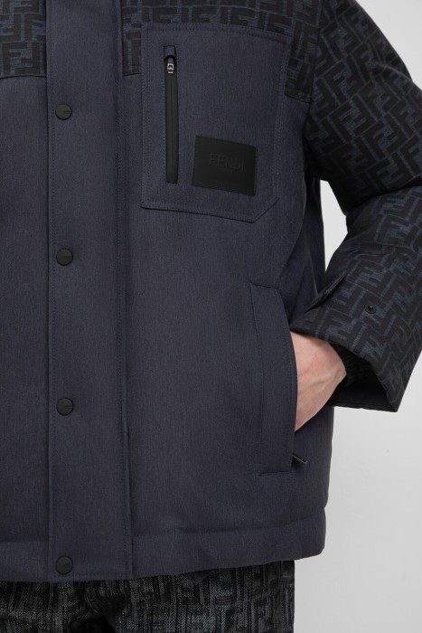 Товар синего цвета с внутренней стороны