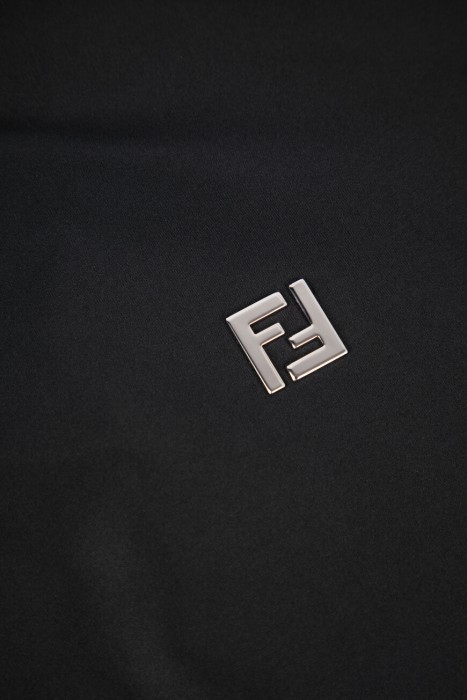 ветровка  вид сзади