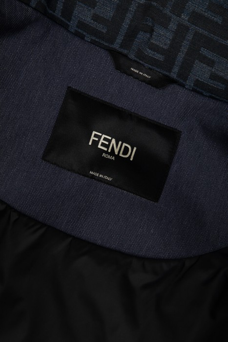 ветровка  для взрослого возраста с изнаночной стороны