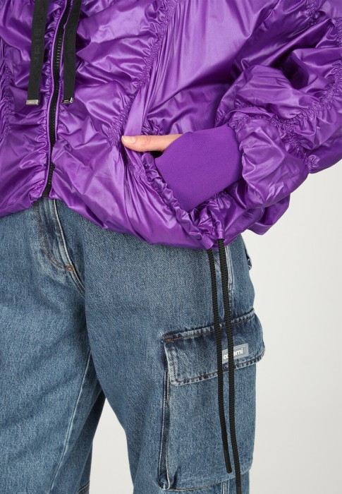 Товар фиолетового цвета с внутренней стороны