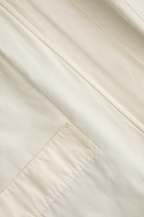 Товар белого цвета с внутренней стороны