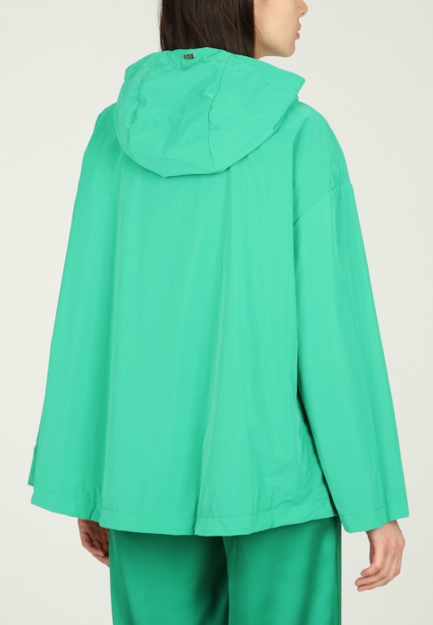 Товар зеленого цвета с внутренней стороны