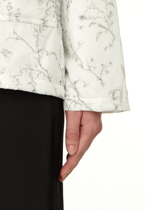 ветровка  из проверенных материалов спереди