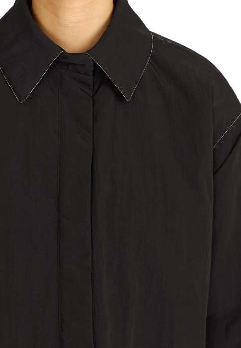 Товар черного цвета с внутренней стороны