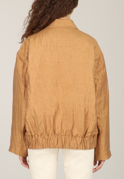 Товар коричневого цвета с внутренней стороны