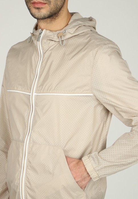 Товар бежевого цвета с внутренней стороны