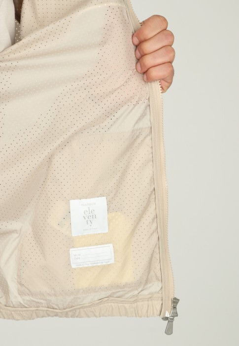 ветровка  универсального стиля с лицевой стороны