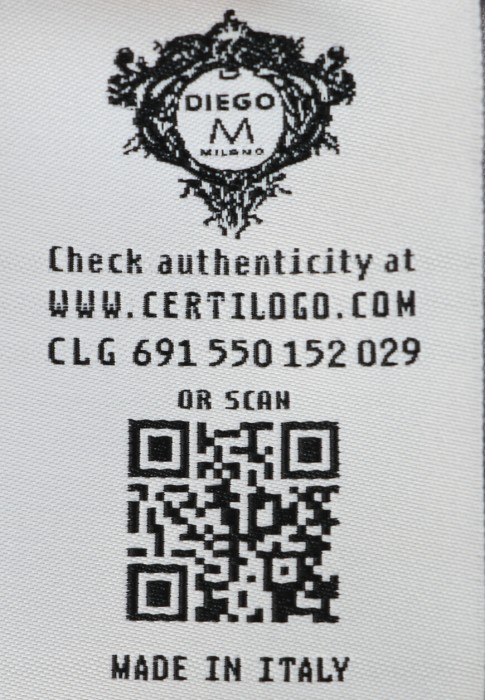 ветровка  для взрослого возраста с изнаночной стороны