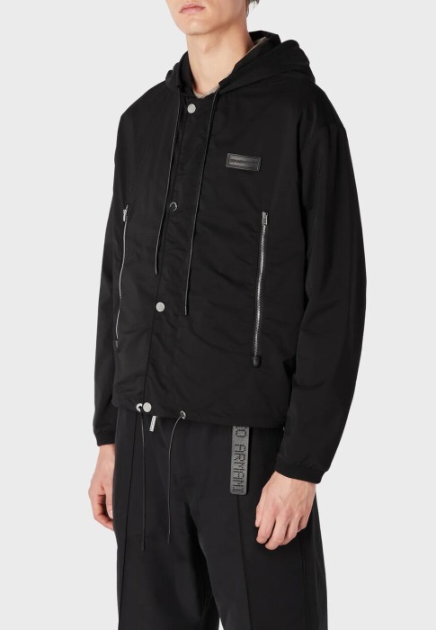 Товар черного цвета с внутренней стороны