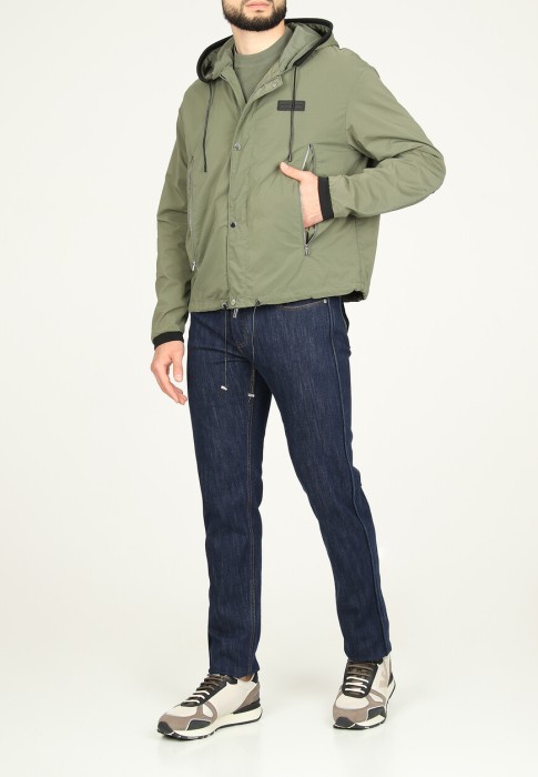 ветровка  от бренда emporio armani вид слева