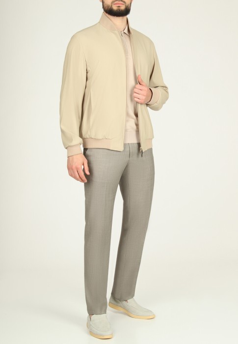 ветровка  по цене 458915 руб вид справа