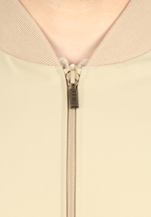 ветровка  из проверенных материалов спереди