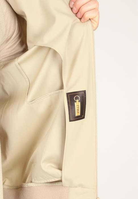 ветровка  универсального стиля с лицевой стороны