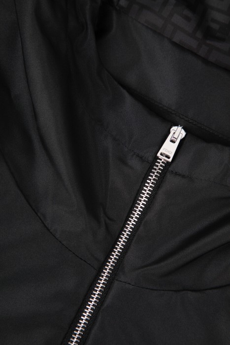 ветровка  для взрослого возраста с изнаночной стороны