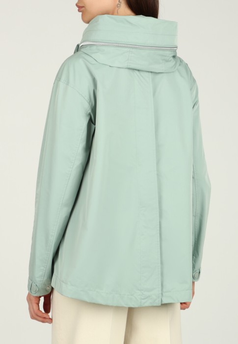 Товар зеленого цвета с внутренней стороны