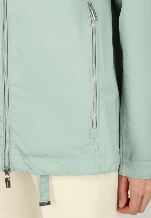 ветровка  из проверенных материалов спереди