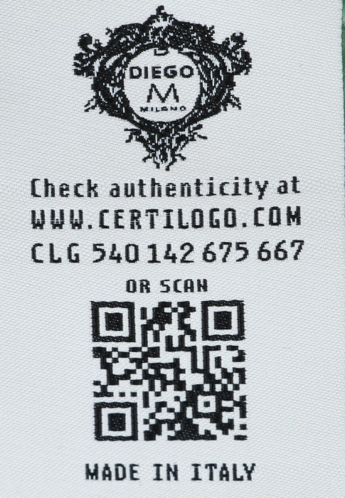 ветровка  для взрослого возраста с изнаночной стороны