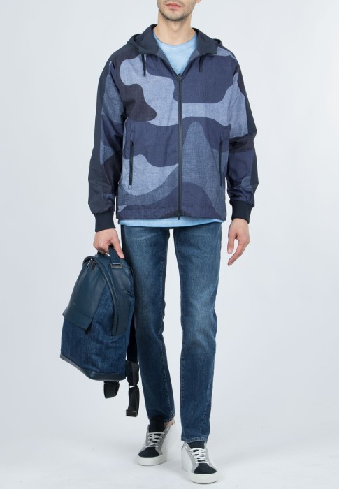 ветровка  из франции вид сбоку