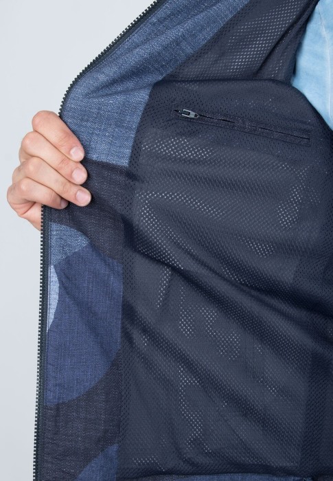 ветровка  из проверенных материалов спереди