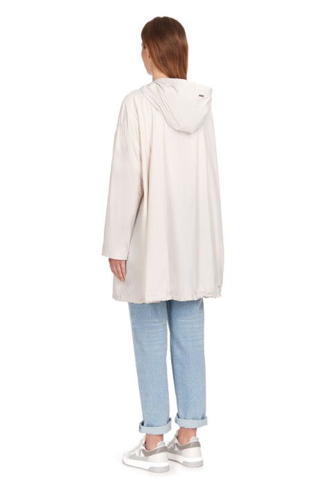 Товар белого цвета с внутренней стороны