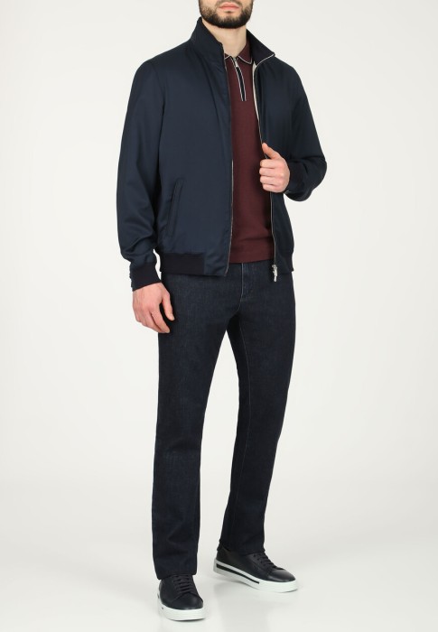 ветровка  по цене 191030 руб вид справа