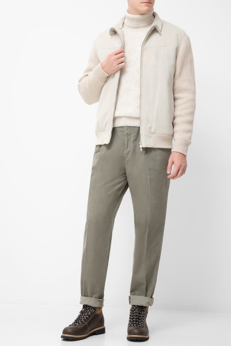 Товар кремового цвета с внутренней стороны