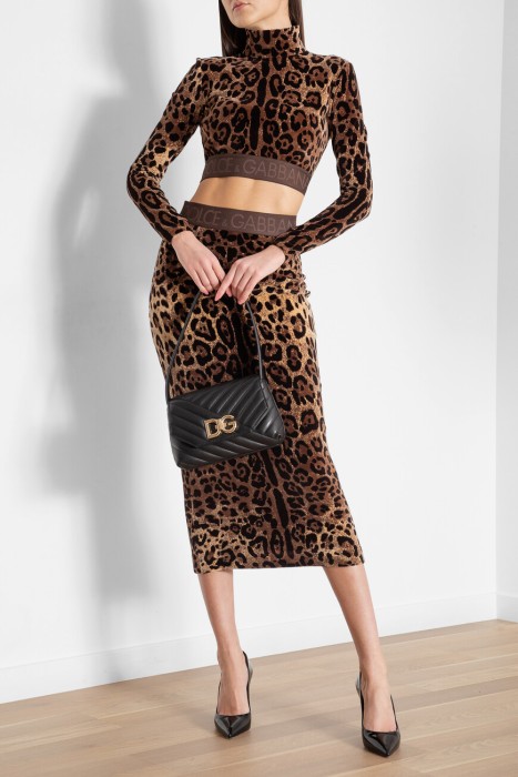 Товар разноцветного цвета с внутренней стороны