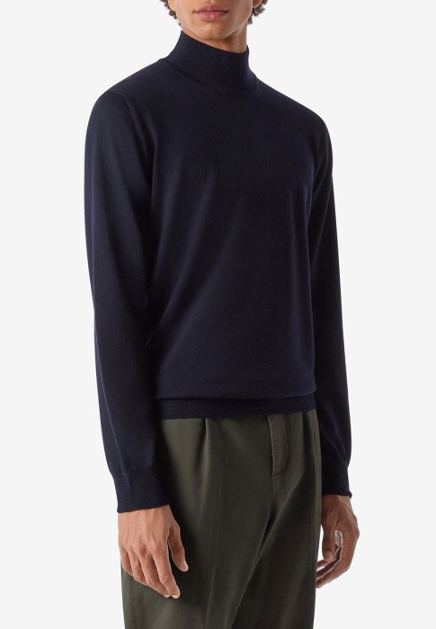 водолазка  по цене 25740 руб вид справа