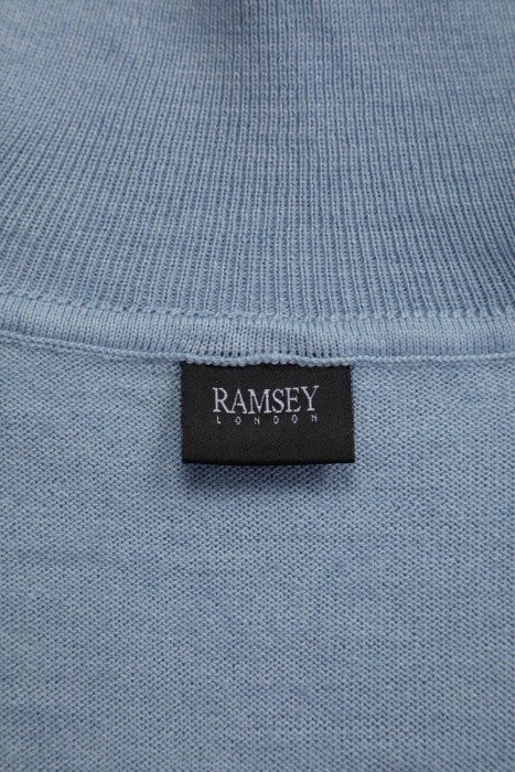 водолазка  из шерсти спереди