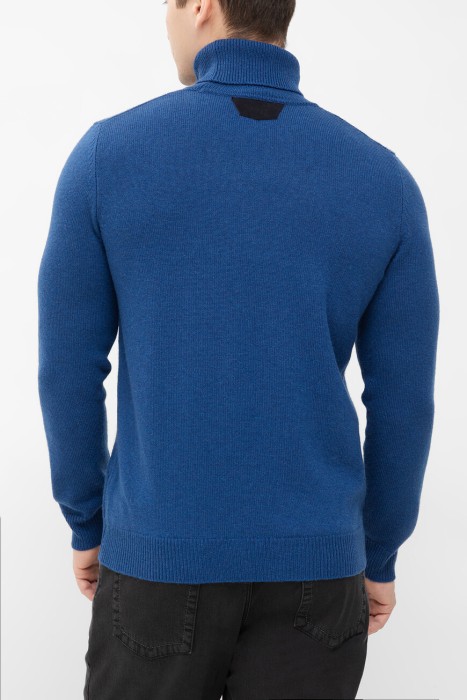 водолазка  по цене 175500 руб вид справа