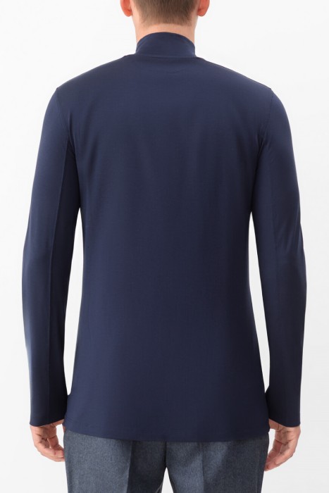 водолазка   по цене 69900 руб вид справа