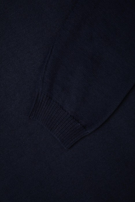 Товар синего цвета с внутренней стороны