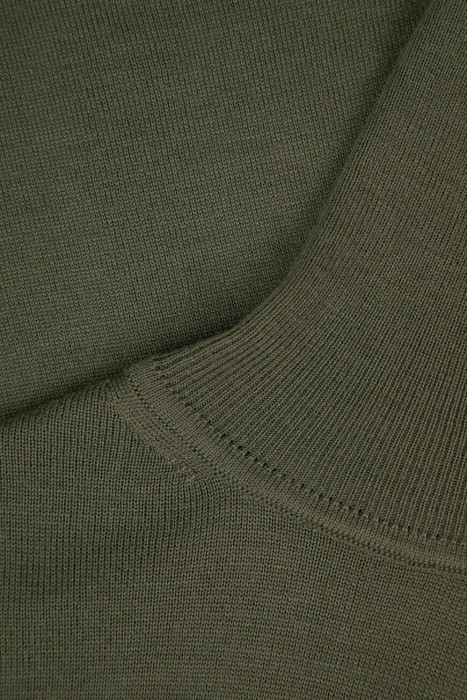 водолазка  из шерсти спереди