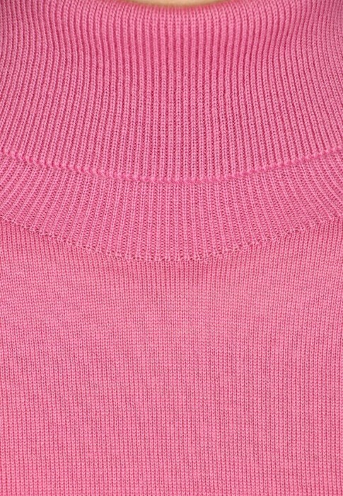 Товар розового цвета с внутренней стороны