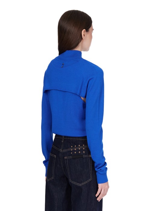 Товар синего цвета с внутренней стороны