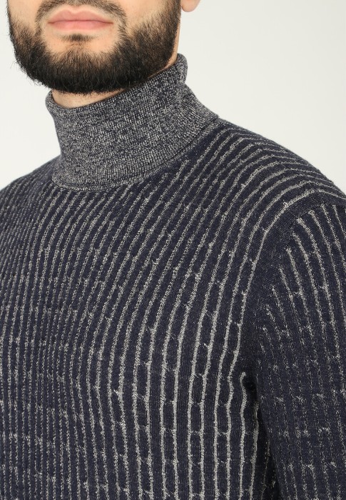 Товар синего цвета с внутренней стороны