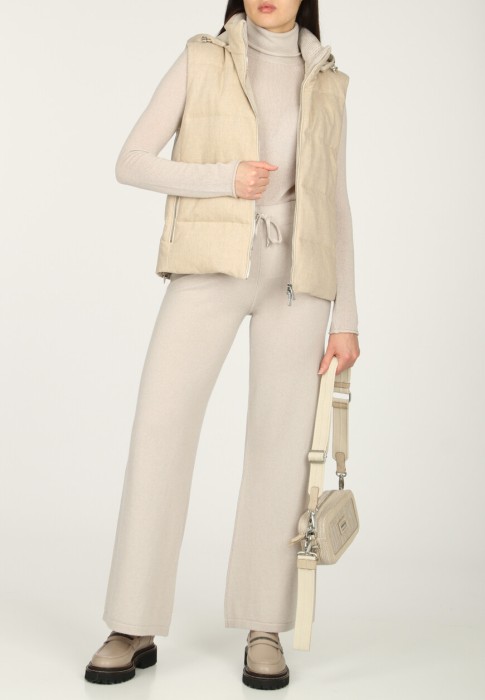 водолазка  по цене 39130 руб вид справа