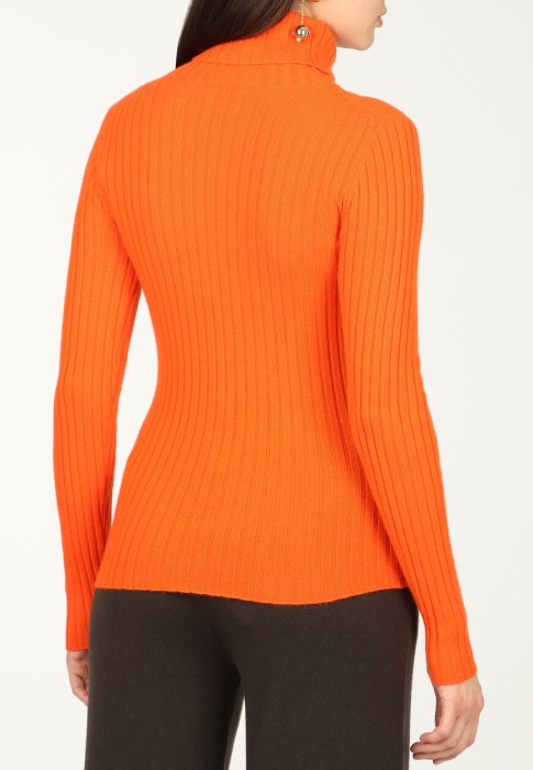 водолазка  из проверенных материалов спереди