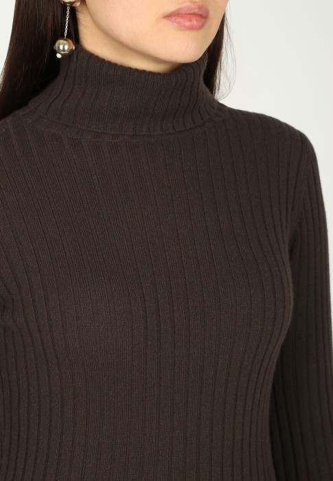 водолазка  универсального стиля с лицевой стороны