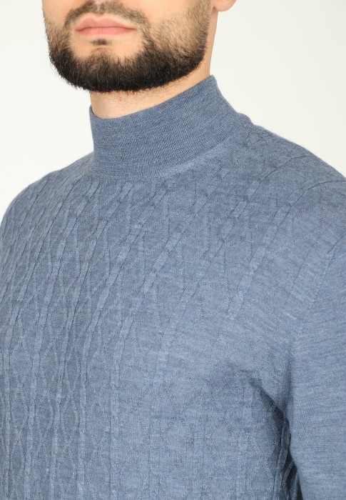 Товар голубого цвета с внутренней стороны