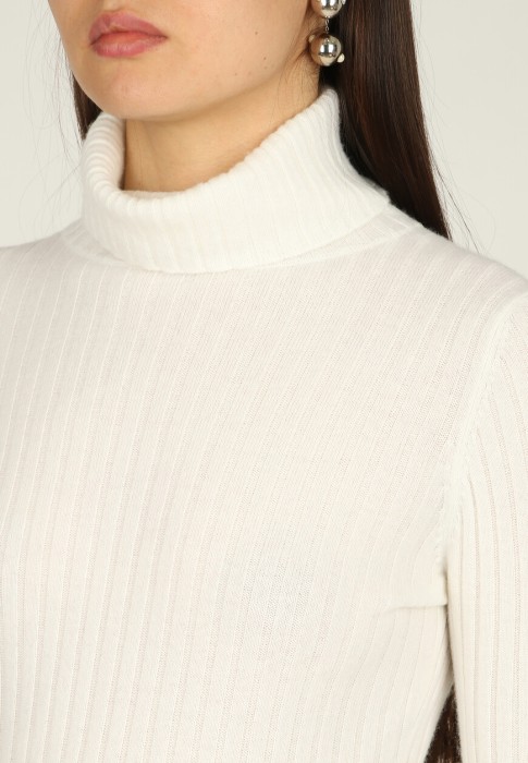 водолазка  из проверенных материалов спереди