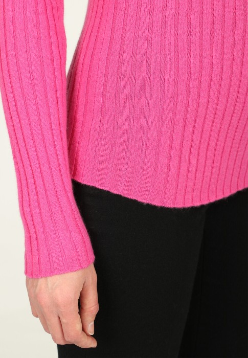 Товар розового цвета с внутренней стороны