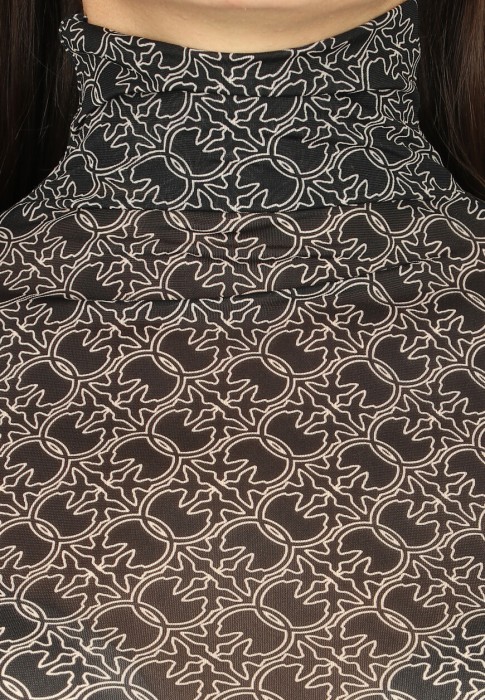 Товар черного цвета с внутренней стороны